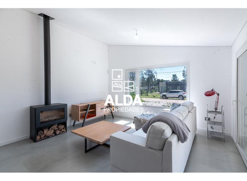 Casa Punta Colorada Piriápolis 2 Dorms Venta Ca501392