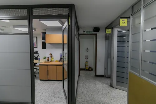 Local En Arriendo En Chico. Cod A1021297