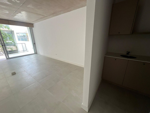 Venta Oficina C/cochera Y Balcón- P. Leloir