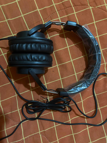 Audífonos Volt Universal (Usado)