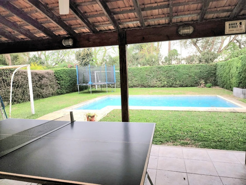 Casa En Venta, 5 Dormitorios (3 En Suite), 8 Ambientes.  Barrio Rincón De La Costa. Tigre