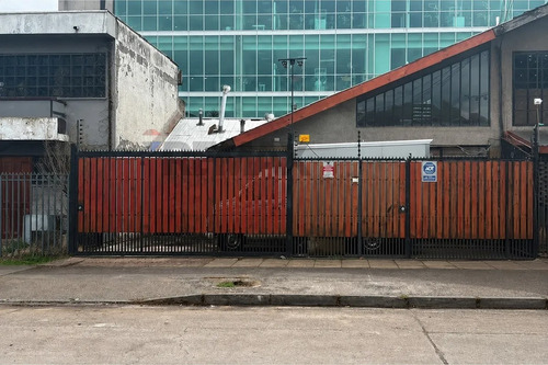 Excelente Oficina A Pasos Del Metro Trinidad