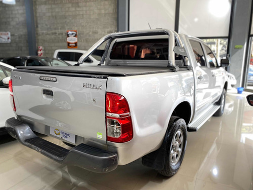 Imagen 3 de 14 de Toyota Hilux 2014 2.5 Cd Dx Pack 120cv 4x2