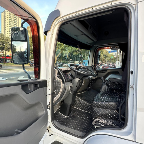 Vw 30-330 Ano 2023 Leito Teto Alto 8x2 Refrigerado Financia