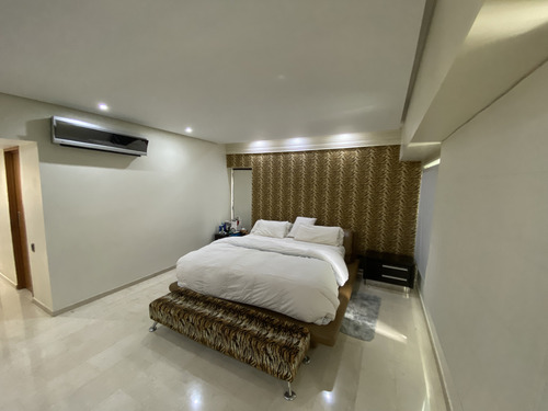 Se Vende Ph 740m2 3h+s/3.5b+s/6p Lomas De La Alameda