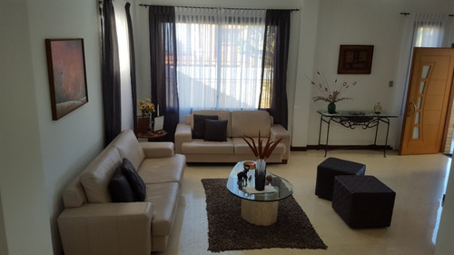 Imagen 10 de 30 de Los Naranjos Espectacular Calle Privada. Vigilancia. 350mts 6h6b4p Instagram:@inmuebleslosnaranjos 04143057302 04142695974