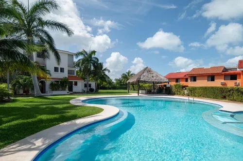 Casa En Venta Y Renta En Pok Ta Pok, Zona Hotelera, Cancún