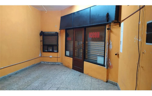Casa En Venta A Reciclar Con Local Alquilado