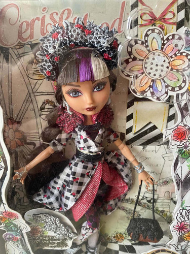 Ever After High Cerise Hood. Lacrada, Nova. Primavera.