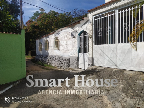 Smart House Vende Casa De 2 Piso En La Candelaria Vfev10m