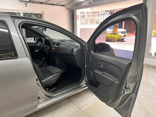 Renault Logan Mt 2022