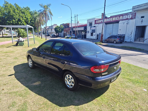 Renault Megane 1.9 I Tric Pack Plus