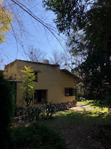 Casa Sobre Lote De 1395 M2 Con Acequia - Villa De Las Rosas / Traslasierra