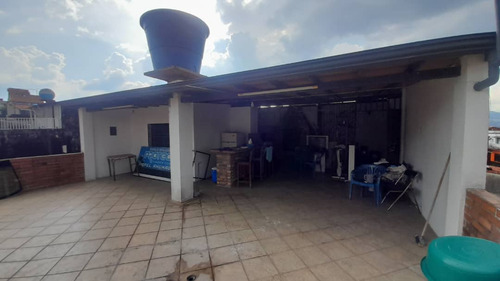 Em Casa En Venta En Barrio San Carlos