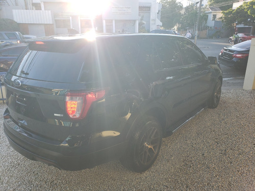 Imagen 5 de 9 de Ford Explorer 2016 Negro