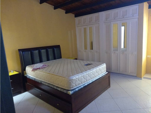 Casa En La Urb. Curagua A - Palma Real Ve17-044st-ojar