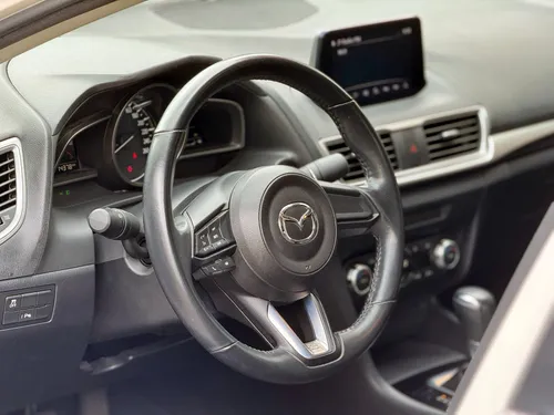 Mazda 3 Touring At / Impecable estado!