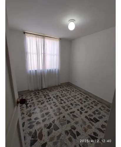 Apartamento Para Arriendo En La Loma Del Escobero