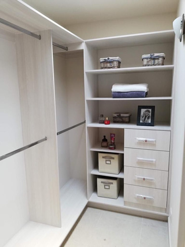 En Venta Casa En Sonterra, 3 Recamaras, Jardín, Estacionamiento Techado, Lujo