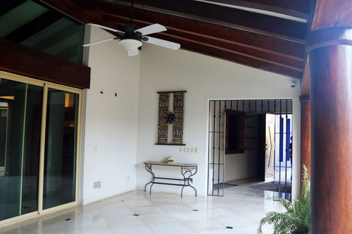 Imagen 8 de 30 de Lujosa Mansión En Exclusiva Privada En Montecristo