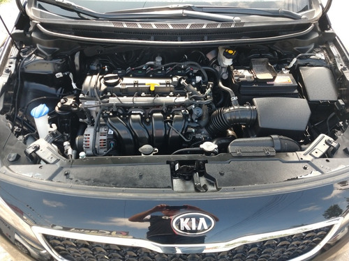 Imagen 14 de 15 de Kia Forte 2.0 Hb Sx At 2018