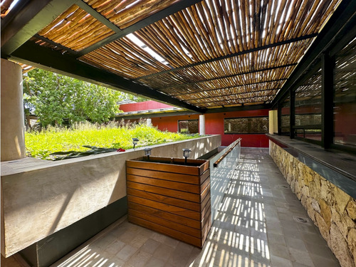 Venta, Propiedad En Avenida Cámara De Comercio, Ideal Para Negocio