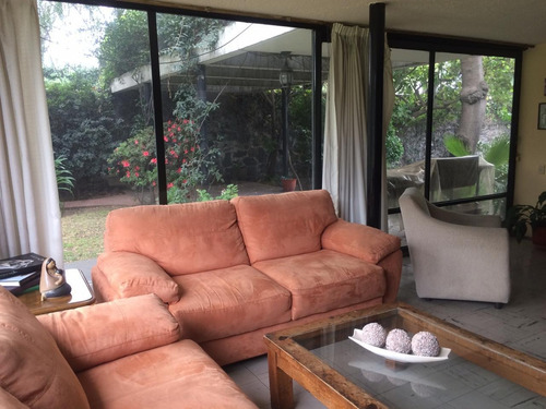 Imagen 7 de 14 de Casa En Un Solo Nivel Rodeada De Jardín Para Re Modelar