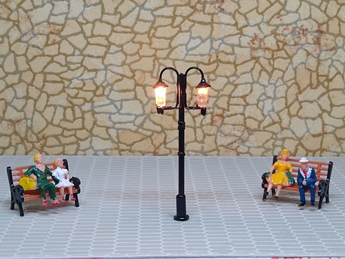Imagen 3 de 7 de Nico 2 Farolas De Plaza De 2 Luces 4,5 Cms Metal H0 (eih 30)