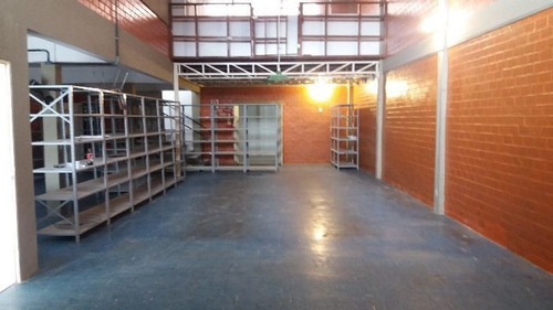 Imagem 3 de 9 de Galpão Para Alugar Na Rua São Nicolau, Santa Maria Goretti, Porto Alegre - Rs - Liv-16149