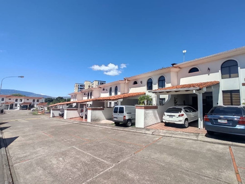 Imagen 23 de 26 de Amplia Casa En San Cristóbal (venta O Alquiler), Pueblo Nuevo. Kr