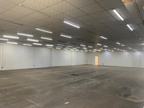 Arriendo Gran Local De 493m2 En San Joaquín