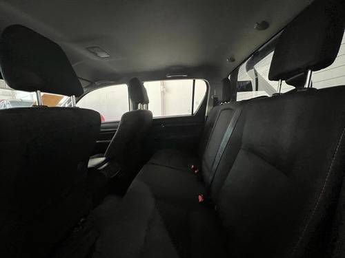 Imagen 7 de 13 de Toyota 2017 Hilux L/16 2.8 Dc 4x4 Tdi Lim At6