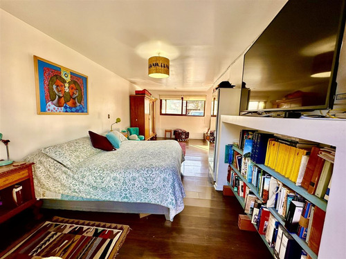 Casa En Venta De 4 Dorm. En Ñuñoa