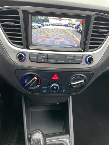 Imagen 12 de 15 de Hyundai Accent 2018 1.6 Hb Gls Atm