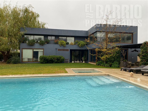 Casa En Venta En Las Brisas De Chicureo