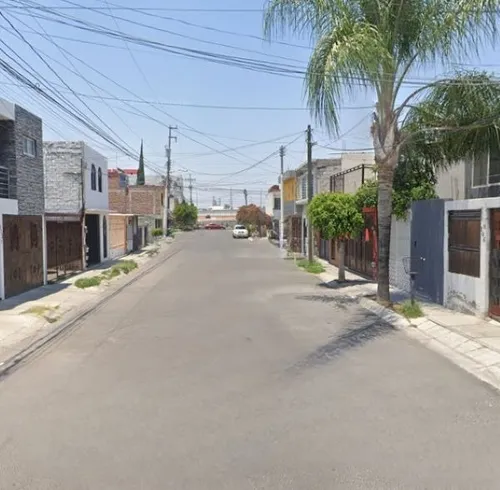 Casa En Residencial El So, Queretaro Oportunidad Para Inversion. Mv