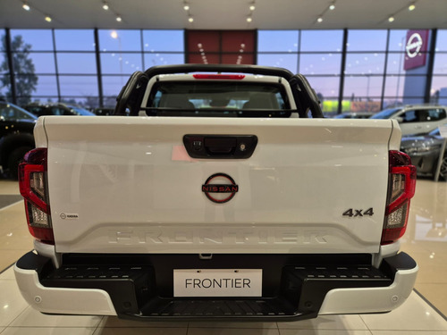 Nissan Frontier PRO4X 4X4 AUT