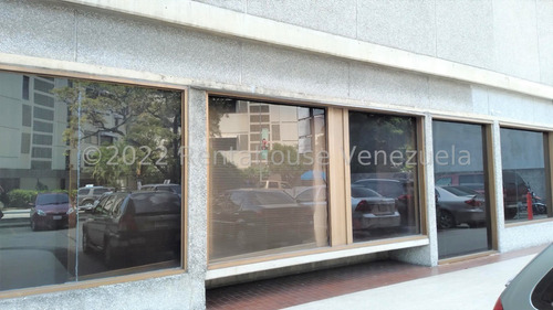 Imagen 2 de 17 de Local Comercial En Venta En Las Mercedes A Pie De Calle
