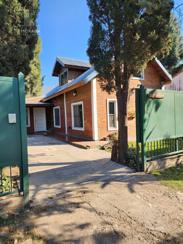 Venta Casa 5 Ambientes Del Viso, Pilar Con Jardin Y Playroom