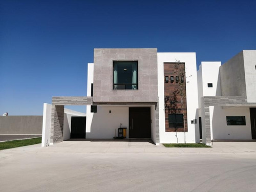 Imagen 1 de 12 de Casa Sola En Venta La Toscana Residencial