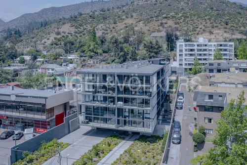 En Av. Las Condes, Moderno Departamento