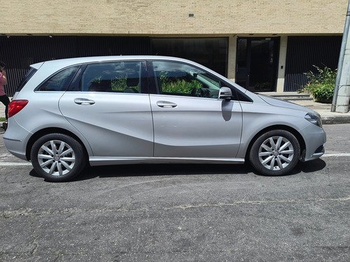 Mercedes Benz B 180