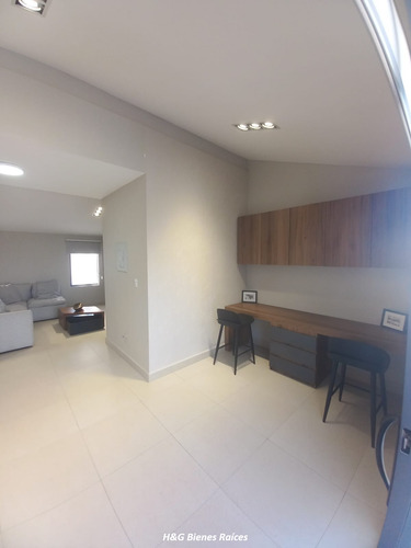 Casa De 3 Niveles Con Excelente Precio En Dominio Cumbres