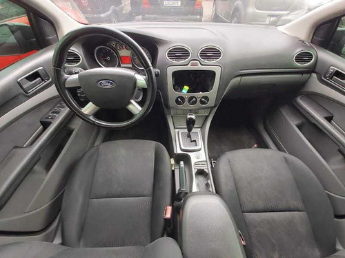 Imagem 8 de 12 de Ford Focus Sedan 2.0 16v(aut.) 4p