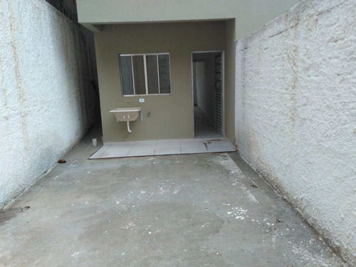 Imagem 8 de 11 de Três Sobrados C/2 Dorm. 2 Wc. Sala, Cozinha, Gar., Quintal. - V190