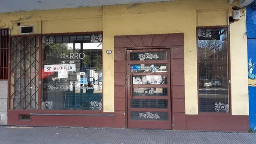 Av. Regimiento Patricios 900/barracas. Alquiler Local Comercial