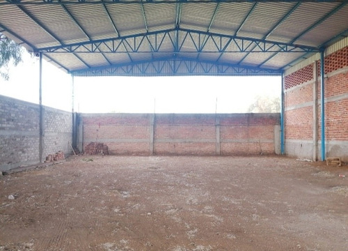 Rento Bodega 750m En Celaya Carretera Juventino Rosas Kilóme