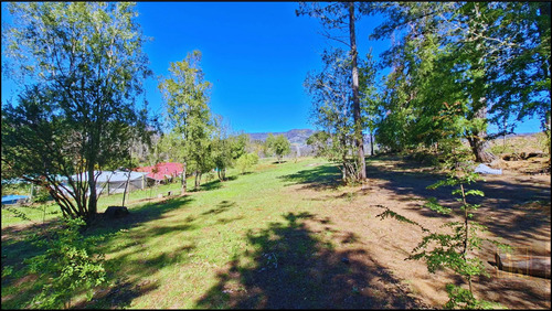 Parcela Con 2 Casas Y 8000m2 De Terreno (126968)
