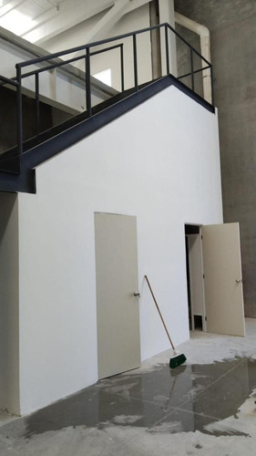 Bodega En Renta De 1,500 M2 En Tultepec