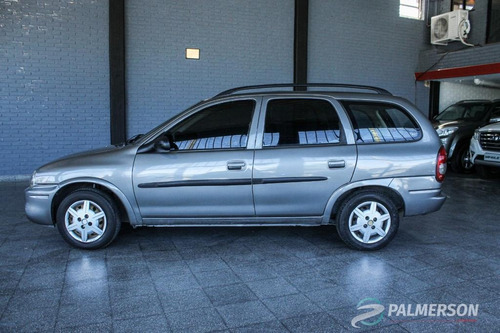 Imagen 3 de 11 de Chevrolet Corsa 1.6 Gl Aa Dh Sw 2005